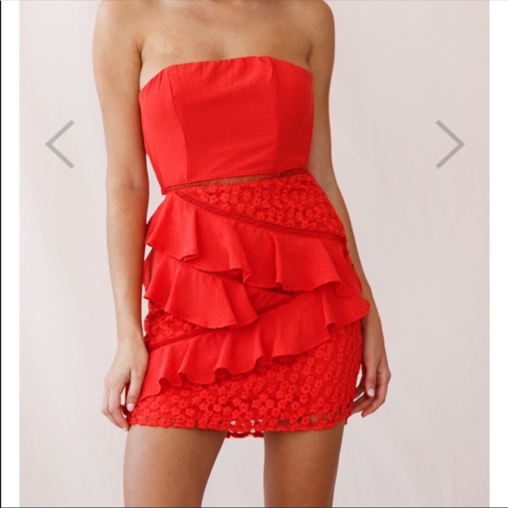 ISO/TRADE- XS Selfie Leslie Strapless Ruffle Dress